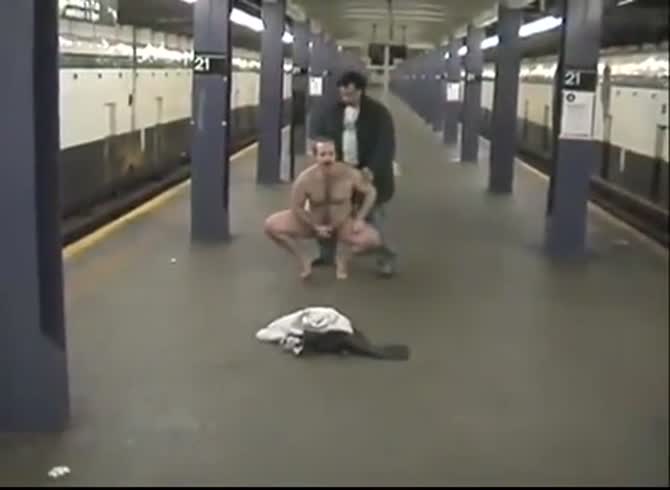 Video :Homeless gay masturbating and getting fucked in the ass